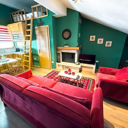 شقة Cozy Elegance Above Korca المظهر الخارجي الصورة