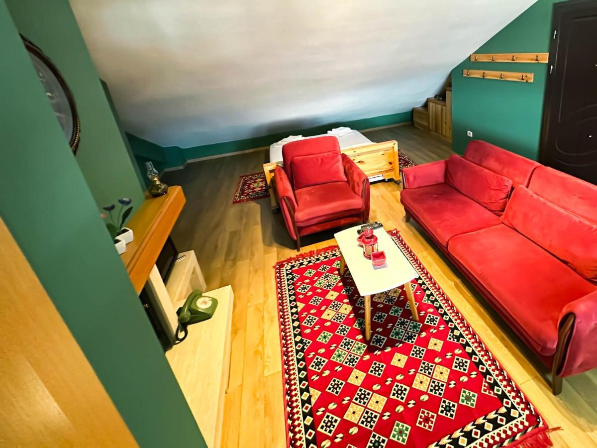 شقة Cozy Elegance Above Korca المظهر الخارجي الصورة